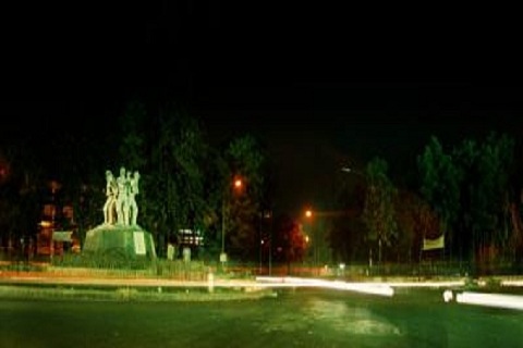 রাত ৮টার মধ্যে টিএসসির কার্যক্রম বন্ধের নির্দেশ